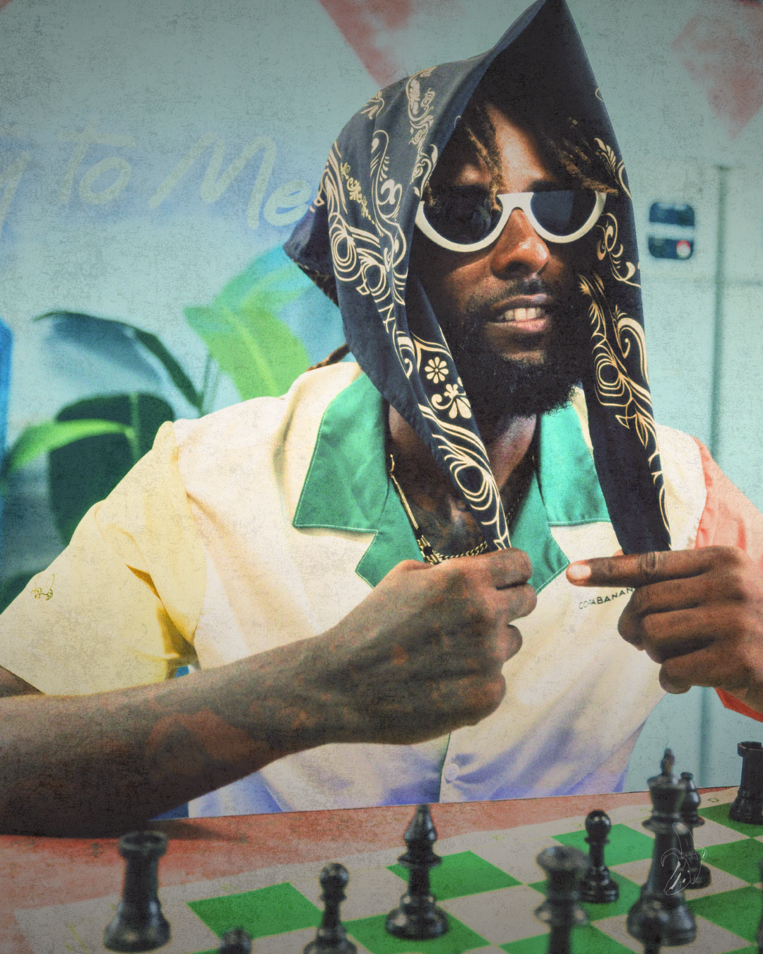 BLACK & GOLD BANDANA